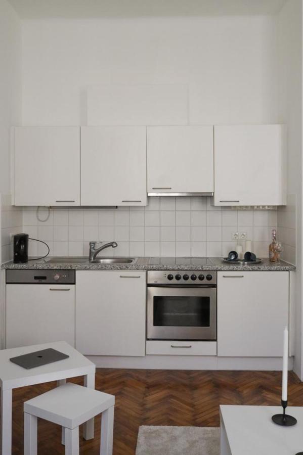Apartment 10-Next Metro U3 Wenen Buitenkant foto
