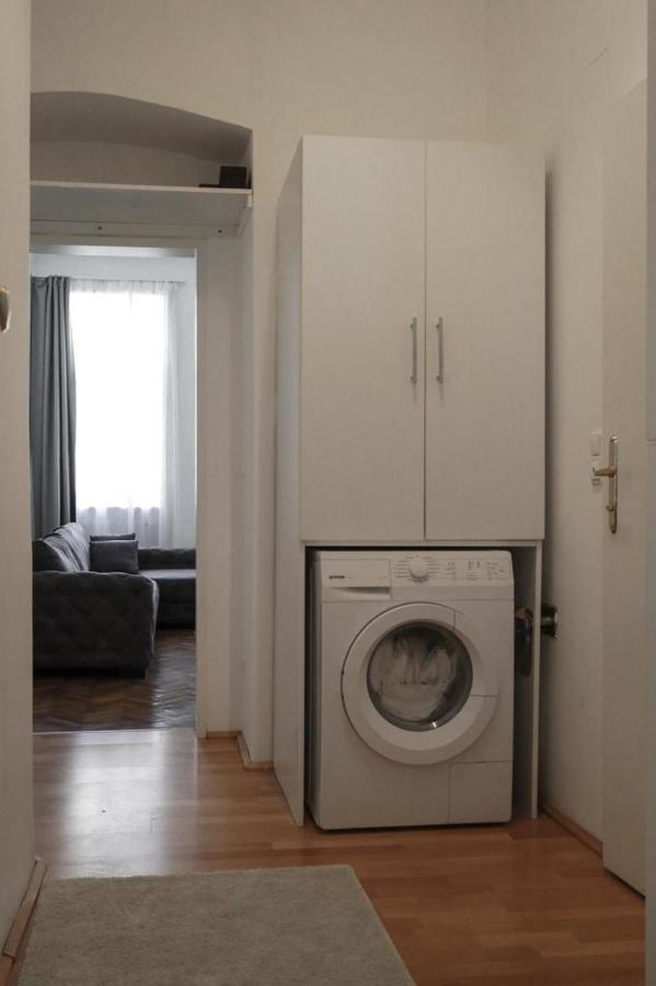 Apartment 10-Next Metro U3 Wenen Buitenkant foto